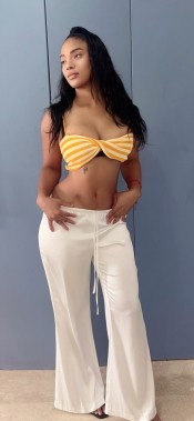 NOVEDAD MULATA RICA TAL CUAL EN FOTO UNA ACTITUD COMPLACIENTE VOLVERáS SEGU