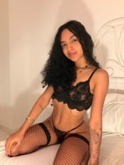 FLACA ENCANTO DE MUJER COLOMBIANA DE CUERPO NATURAL