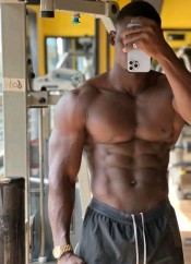 ACOMPAñANTE Y SCORT MASCULINO ATLéTICO A MUJERES