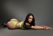 ARDIENTE Y HERMOSA LATINA