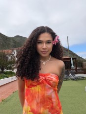!!! JOVENCITA DE CARITA ANGELICAL EN CALA DE BOU