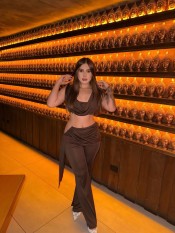 TOP, NATHALIA CUERPO DELICIOSO Y NATURAL AMOR
