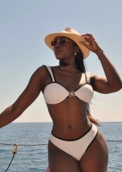 BOMBA DE SEXO LUJURIOSA FIESTERA COMPLACIENTE