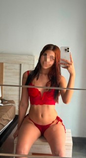 COLOMBIANA HERMOSA CARISMáTICA Y MUY SIMPáTICA