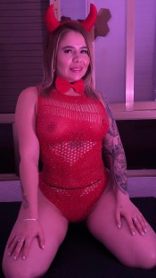 CHICA MUY CACHONDA Y JUGUETONA
