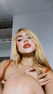 HOLA AMORES SOY WENDY SOY NUEVA EN BENIDORM