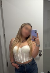 CARLA JOVEN ESPAÑOLA ESPONTANEA CARIÑOSA