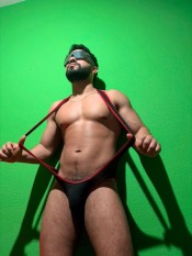 COLOMBIANO FIESTERO POLLON