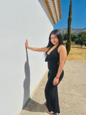 LAURA CHICA HERMOS Y JOVEN X ALHAURíN EL GRANDE CON CURVAS ESPECTACULARES