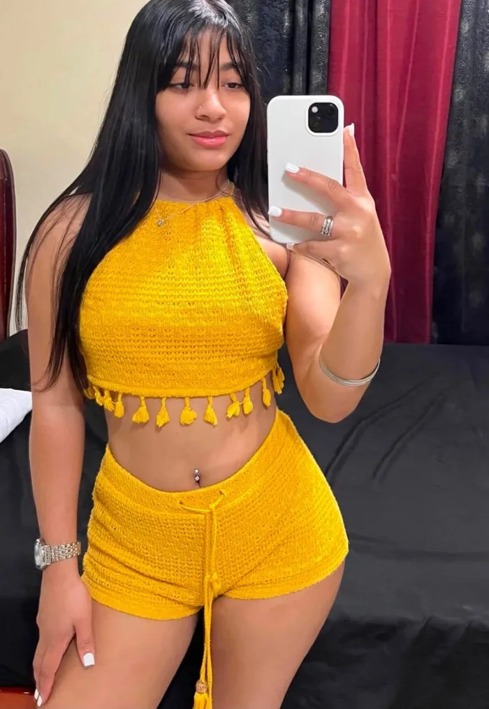MODELO  COLOMBIANA RECIEN LLEGADA NOVEDAD