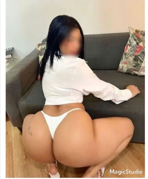 MORENAZA, FIESTERA CARIñOSA Y DISCRETA, ESPECTACULAR MUJER