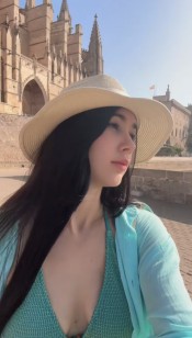 GIRL IN MALLORCA ; MäDCHEN AUF MALLORCA