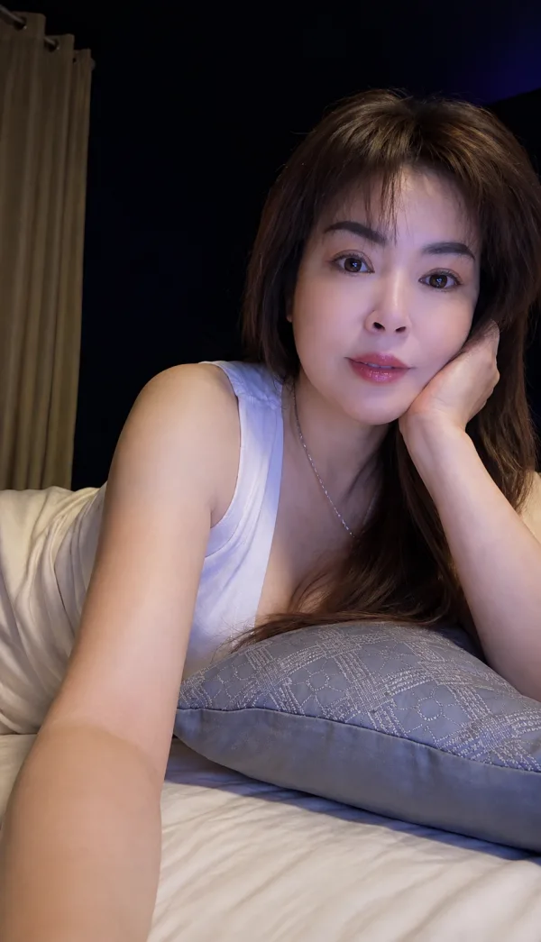 MUJER ORIENTAL, USERA, 677900589