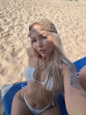 DELICIOSA EXQUISITA IMPLICADA DESEOSA DE PLACER