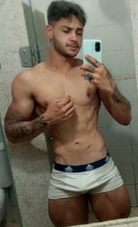 EN PUERTO SAGUNTO CHICO SENSUAL IRRESISTIBLE ARDIE