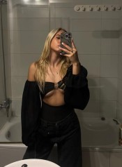 DIANA 23 AñOS