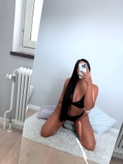 CAMILA MORENA RICAS CURVAS