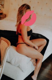 CHICA TRANS POLLONAS DISCRETA