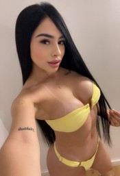 HERMOSA LATINA ARDIENTE Y COMPLACIENTE