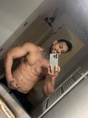 SOY HOMBRE VENEZOLANO JOVEN MUY ATRACTIVO Y COMPLACIENTE