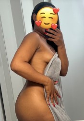RECIÉN LLEGADA A DON BENITO HERMOSA MULATA CON CUERPO DE ESCÁNDALO LAURA