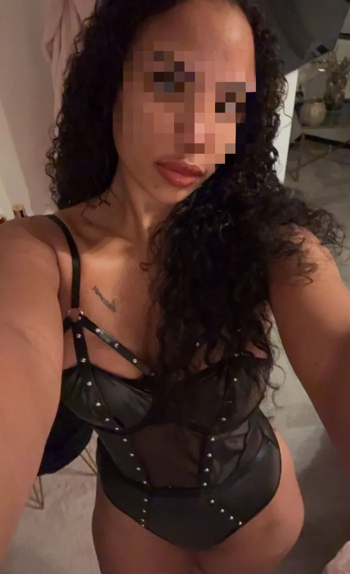 FIESTERA INDEPENDIENTE JUGUETONA Y MUY DIVERTIDA