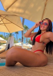 TU MUJER CALIENTE EN LA ISLA