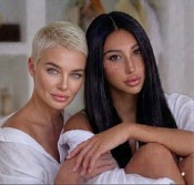 DOS AMIGAS  TE CHUPAMOS A DOS BOCAS BIEN RICO