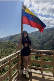 HERMOSA VENEZOLANA. SI NO SOY LA DE LA FOTO TE DEVUELVES