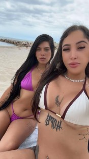 HERMANITAS JUGUETONAS