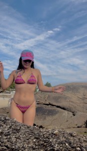 JOVENCITA ARDIENTE Y FIESTERA EN PLAYA D'EN BOSSA