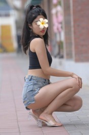 NUEVA CHICA ASIATICA CHINA CARIñOSA SIMPáTICA