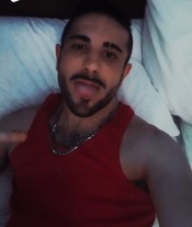 PAREJA DE COLEGAS UNO HET Y OTRO BISEX