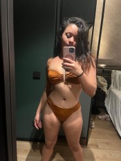 VENEZOLANA JUGOSITA Y UNA DIABLITA EN LA CAMA
