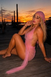 UNICA EN LA CAMA RUBIA DE ENCANTA PLAYA GANDIA