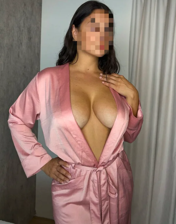 LAURA 602687582 ,COLOMBIANA