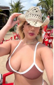 LATINA DE GRANDES MELONES EN TORREMOLINOS