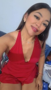 LATINA CON GRAN CULOTE Y TETAS RICAS