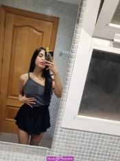 ABRIL 24 AÑOS — VENEZOLANA EN SALOU
