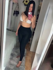 25 AñITOS MUY PUTA EN LA CAMA Y MUY FIESTERA Y CALIENTE