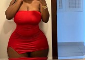 RAQUEL MORENA EXUBERANTE EN SEGOVIA