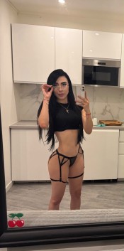 SOY TIFANI UNA CHICA MUY CACHONDA CON GANAS DE PASARLA BIEN