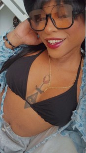 HOMBRES QUE QUISIERAN EXPERIMENTAR CON UNA HERMOSA CHICA TRANS