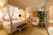 LUJOSAS INSTALACIONES BELLAS ESCORTS