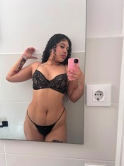 HERMOSA MORENA, GOLOSA, IMPLICADA Y ARDIENTE