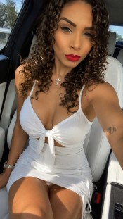 LETICIA  MUY CALIENTE  CACHONDA FIESTERA  A TOP