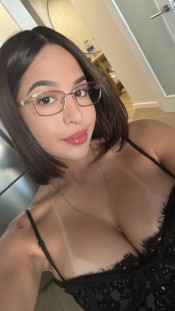 CATALEYA JOVEN ELEGANTE Y FEMENINA EN PALMA DE MALLORCA