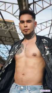 CHICO MAJO LATINO FOLLADOR AMO FIESTERO DESCOMPLIC
