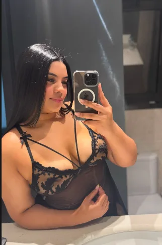 NOVEDAD, CHICA JOVEN CON CURVAS DE ENCANTO
