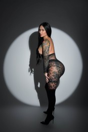 LATINA CARIñOSA Y IMPLICADA